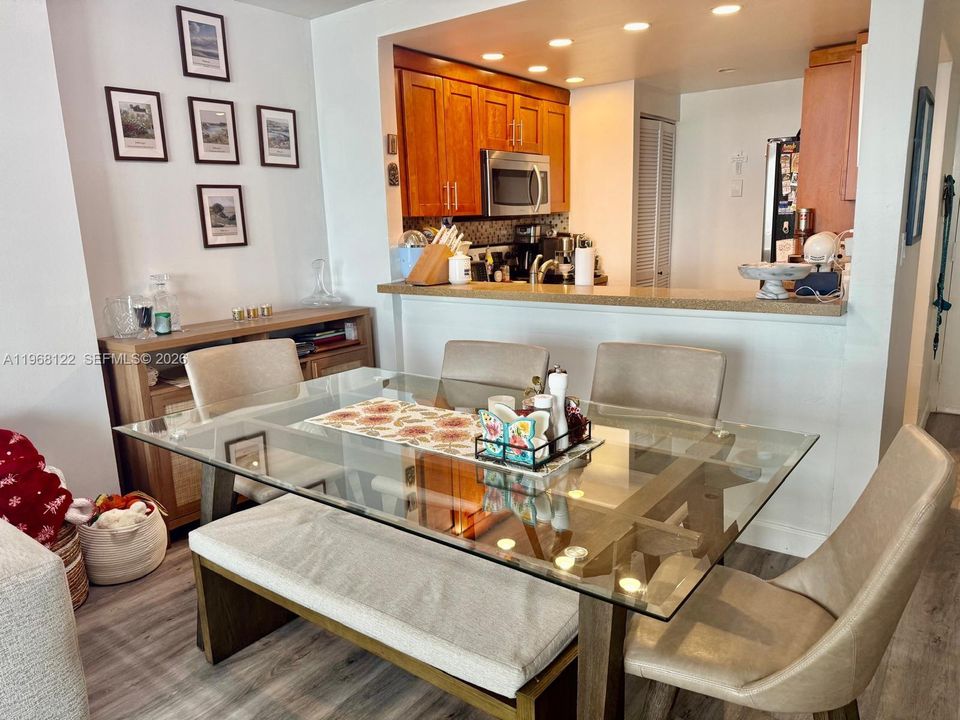 En Venta: $385,000 (1 camas, 1 baños, 757 Pies cuadrados)