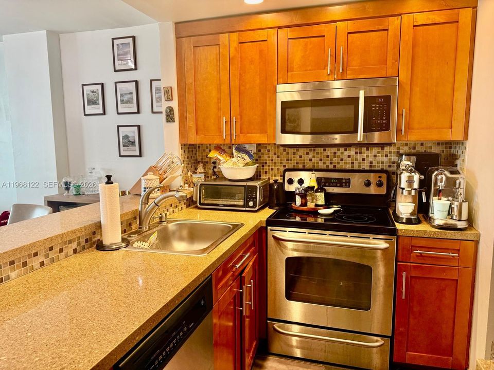 En Venta: $385,000 (1 camas, 1 baños, 757 Pies cuadrados)