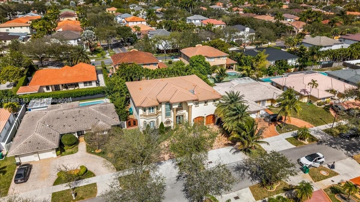 For Sale: $1,895,000 (6 beds, 5 baths, 4256 Square Feet)