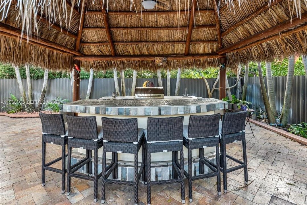 For Sale: $1,895,000 (6 beds, 5 baths, 4256 Square Feet)