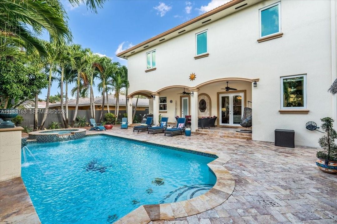 For Sale: $1,895,000 (6 beds, 5 baths, 4256 Square Feet)