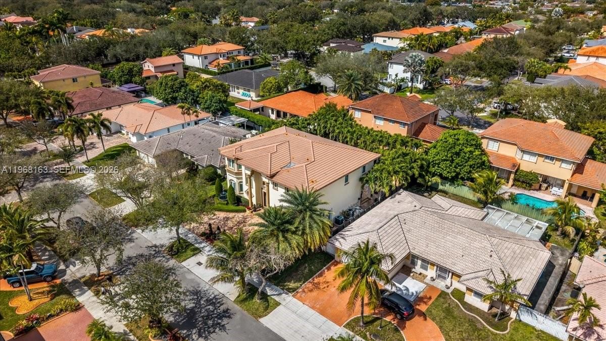 For Sale: $1,895,000 (6 beds, 5 baths, 4256 Square Feet)