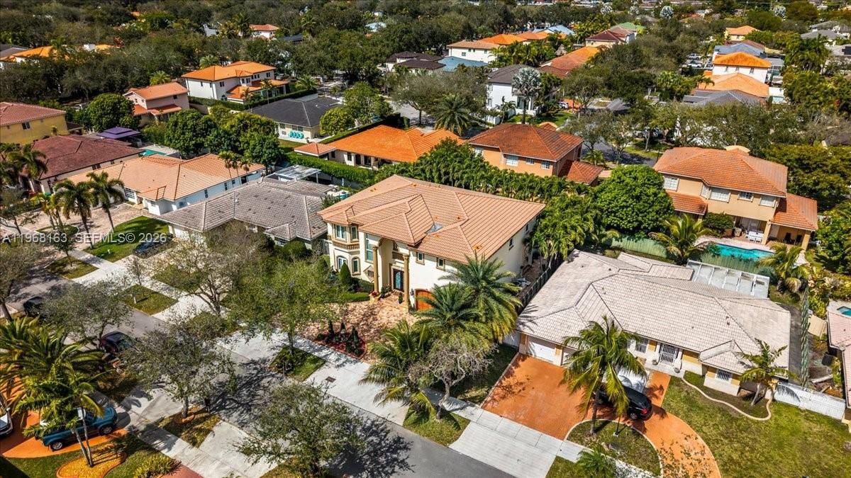For Sale: $1,895,000 (6 beds, 5 baths, 4256 Square Feet)