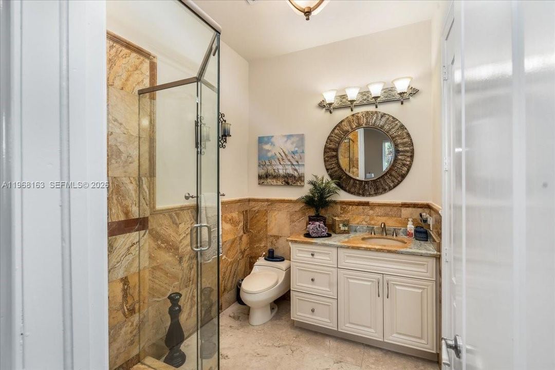 For Sale: $1,895,000 (6 beds, 5 baths, 4256 Square Feet)