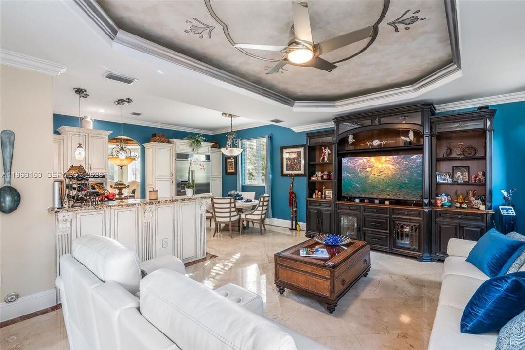 For Sale: $1,895,000 (6 beds, 5 baths, 4256 Square Feet)
