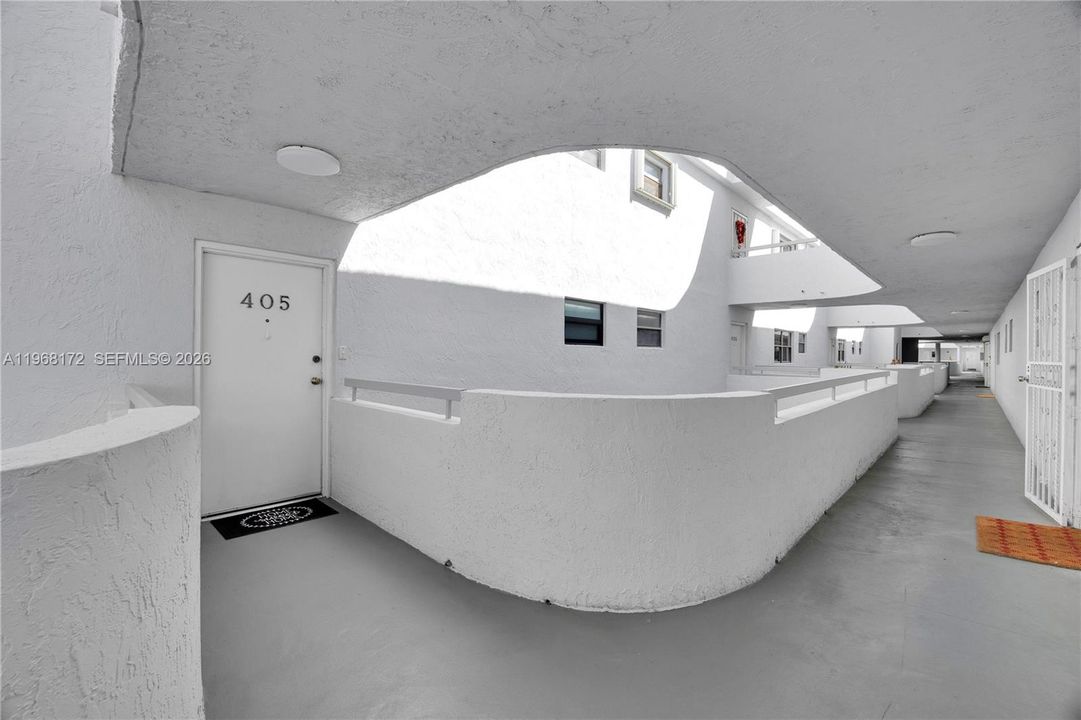 For Sale: $360,000 (2 beds, 2 baths, 1073 Square Feet)
