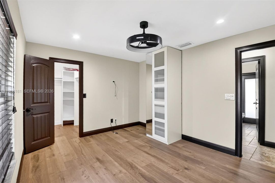На продажу: $849,900 (3 спален, 2 ванн, 1938 Квадратных фут)