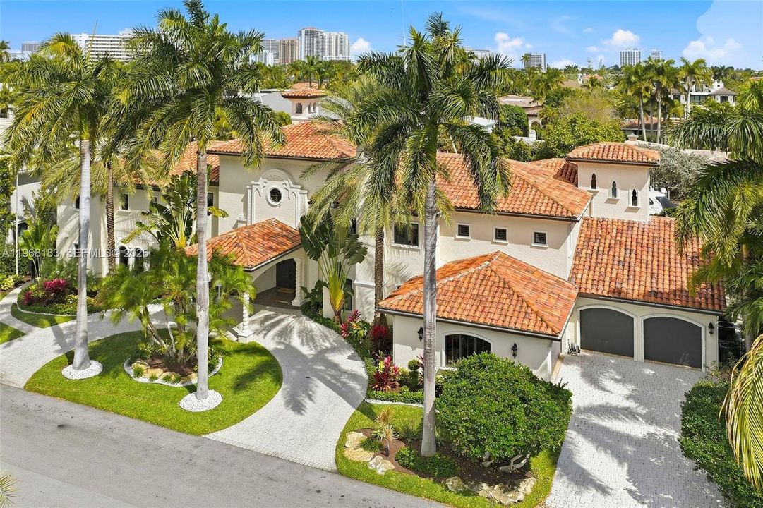 На продажу: $12,490,000 (6 спален, 7 ванн, 8365 Квадратных фут)