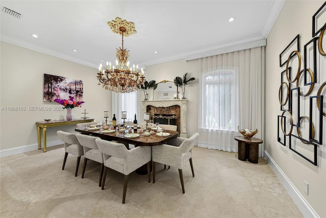 На продажу: $12,490,000 (6 спален, 7 ванн, 8365 Квадратных фут)