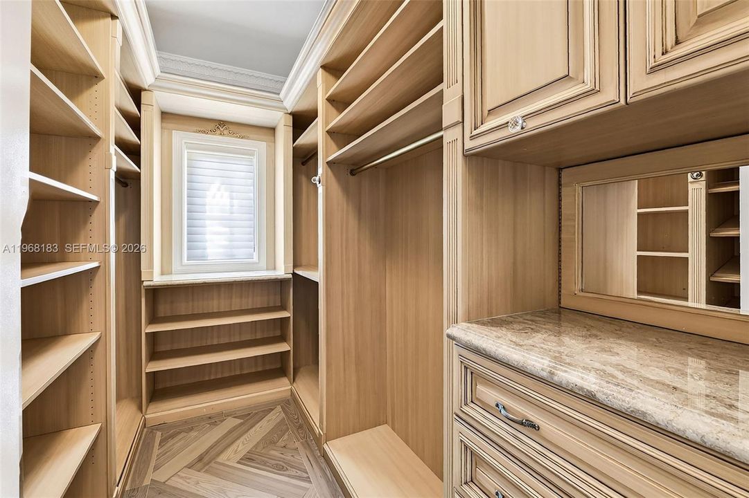 На продажу: $12,490,000 (6 спален, 7 ванн, 8365 Квадратных фут)