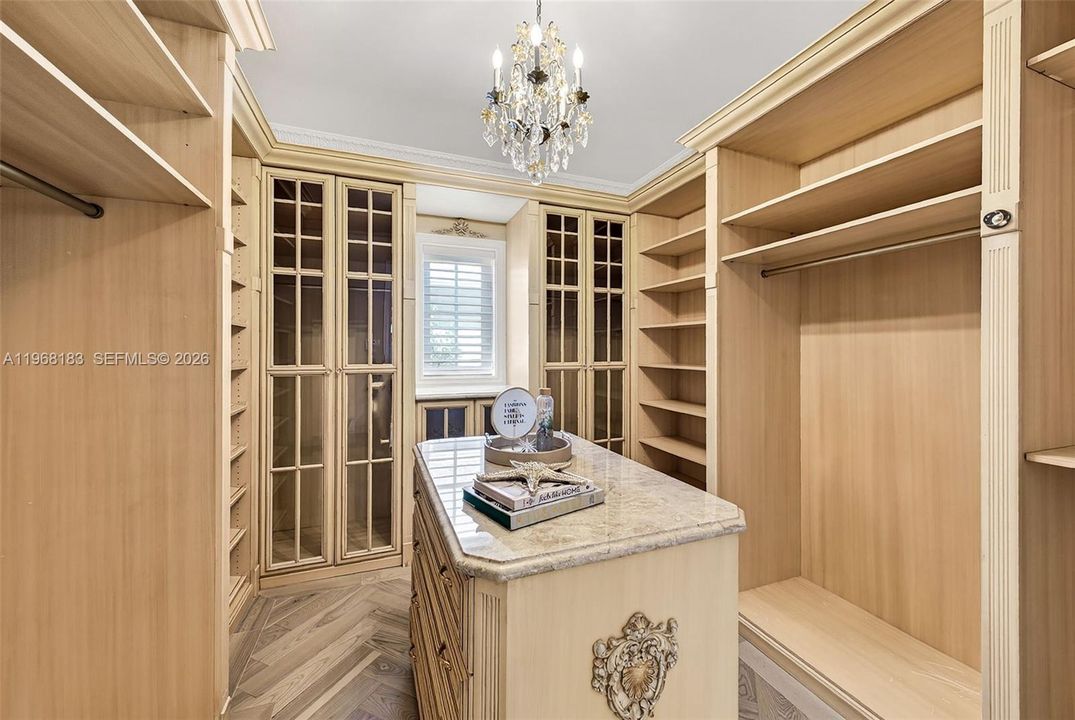 На продажу: $12,490,000 (6 спален, 7 ванн, 8365 Квадратных фут)