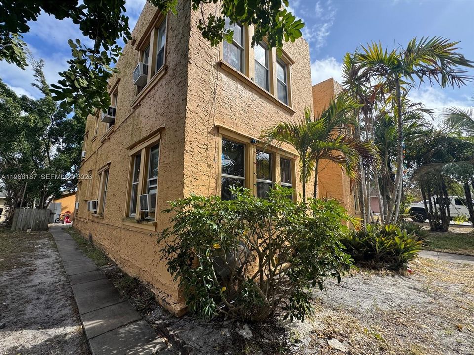 For Sale: $975,000 (0 beds, 0 baths, 2976 Square Feet)