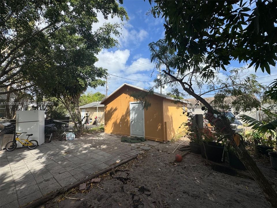 For Sale: $975,000 (0 beds, 0 baths, 2976 Square Feet)