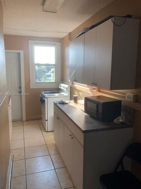 For Sale: $975,000 (0 beds, 0 baths, 2976 Square Feet)