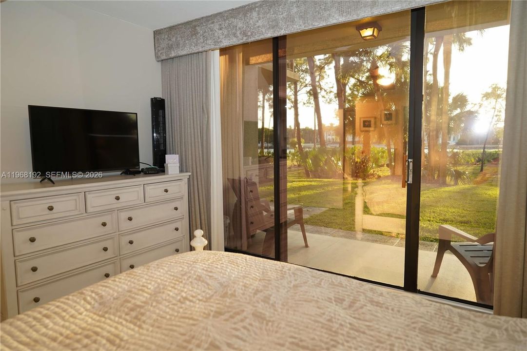 For Sale: $549,000 (2 beds, 2 baths, 1385 Square Feet)