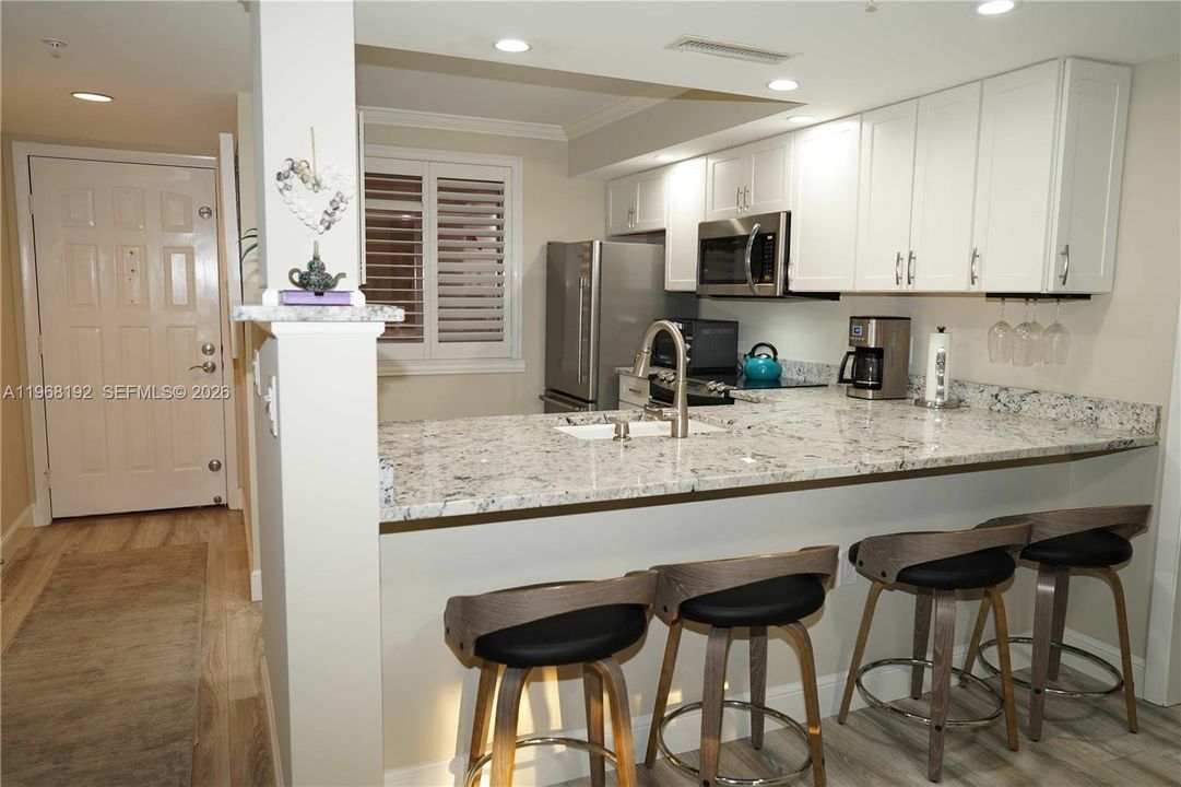 For Sale: $549,000 (2 beds, 2 baths, 1385 Square Feet)