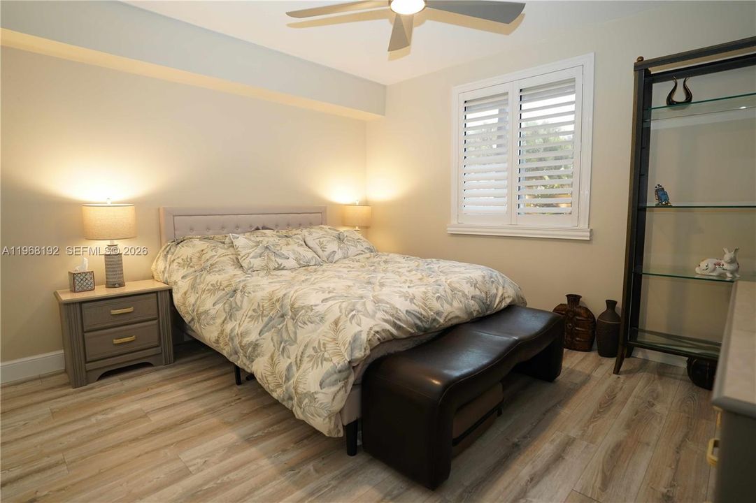 For Sale: $549,000 (2 beds, 2 baths, 1385 Square Feet)
