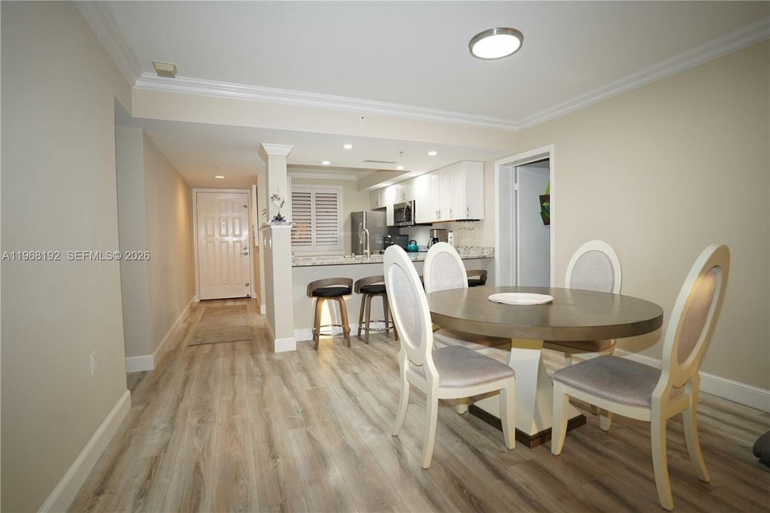 For Sale: $549,000 (2 beds, 2 baths, 1385 Square Feet)
