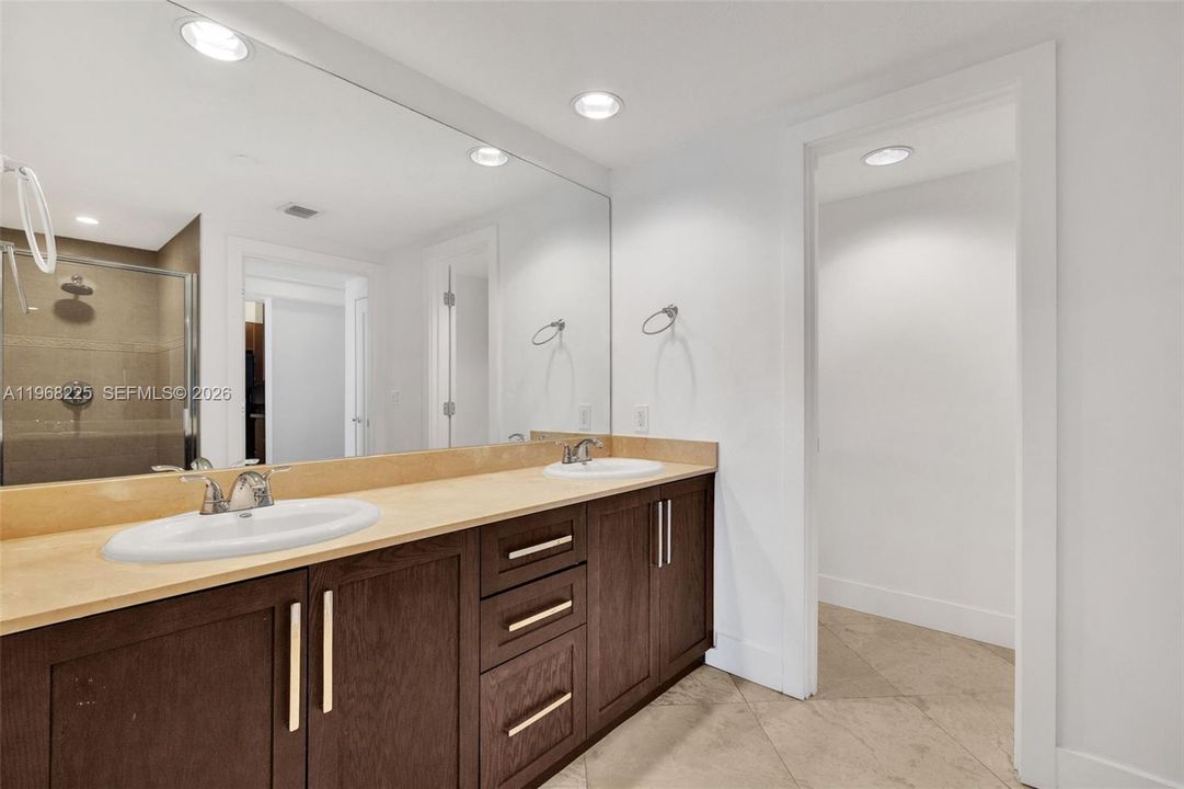 For Sale: $1,199,000 (2 beds, 2 baths, 1463 Square Feet)