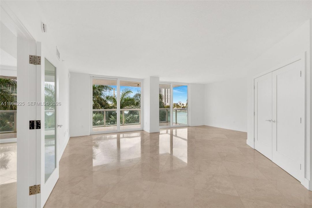 For Sale: $1,199,000 (2 beds, 2 baths, 1463 Square Feet)