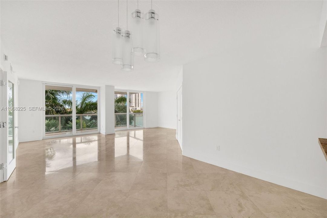 For Sale: $1,199,000 (2 beds, 2 baths, 1463 Square Feet)