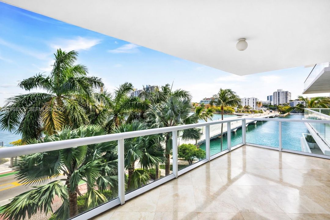 For Sale: $1,199,000 (2 beds, 2 baths, 1463 Square Feet)