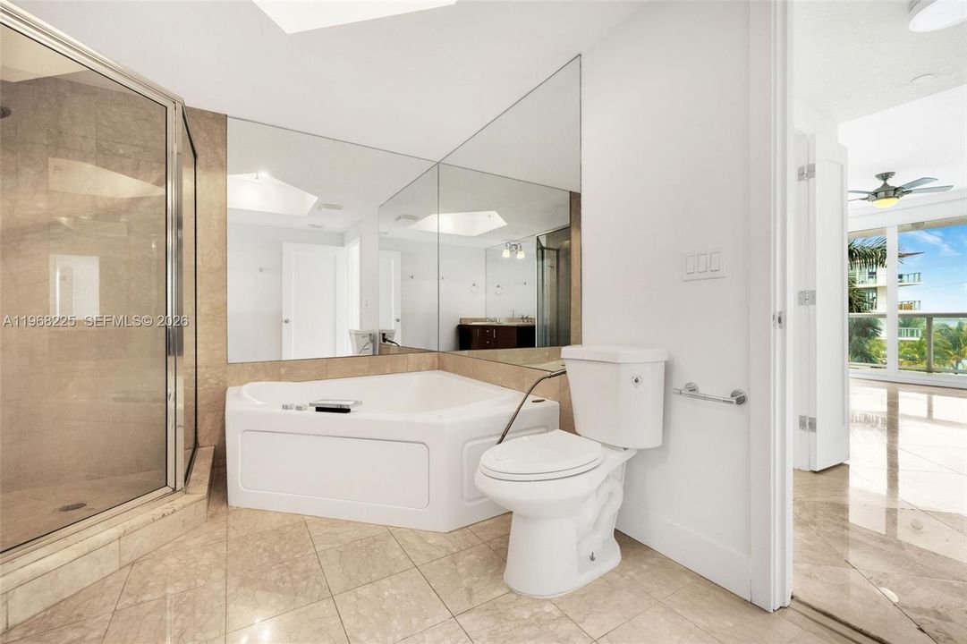 For Sale: $1,199,000 (2 beds, 2 baths, 1463 Square Feet)