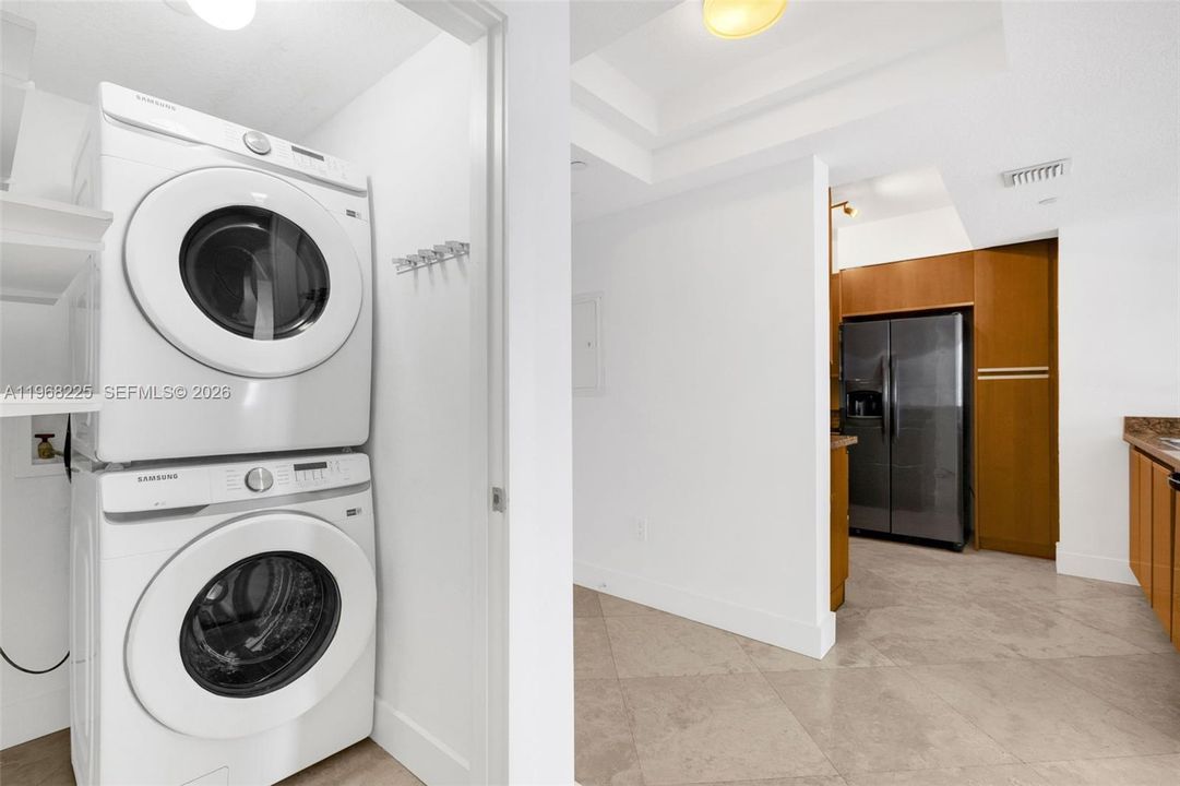 For Sale: $1,199,000 (2 beds, 2 baths, 1463 Square Feet)