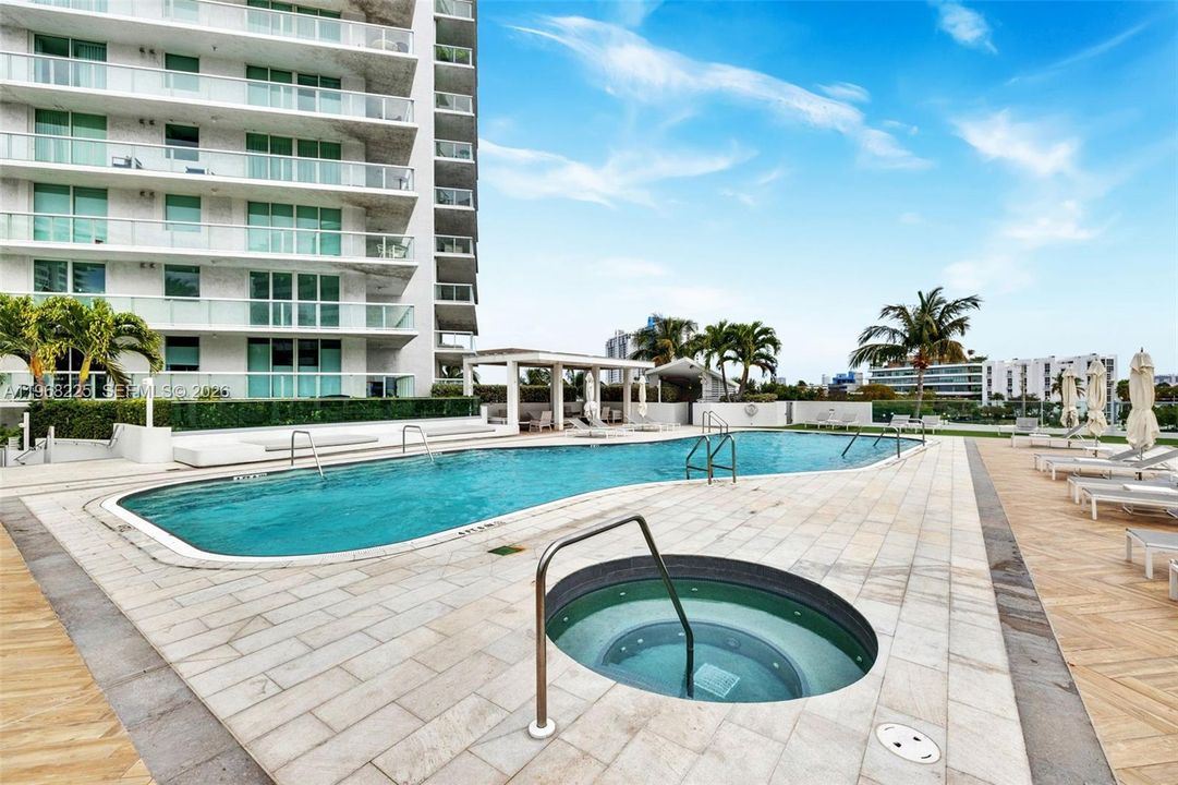 For Sale: $1,199,000 (2 beds, 2 baths, 1463 Square Feet)