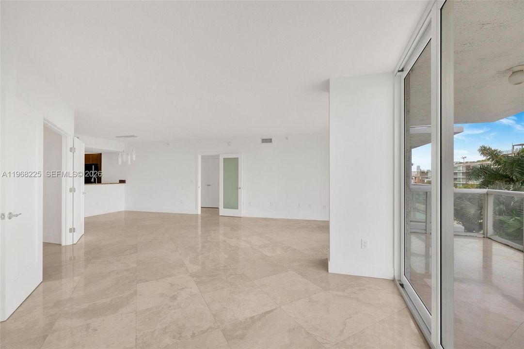 For Sale: $1,199,000 (2 beds, 2 baths, 1463 Square Feet)