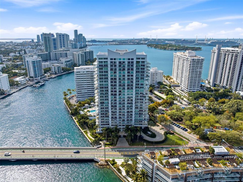 For Sale: $1,199,000 (2 beds, 2 baths, 1463 Square Feet)