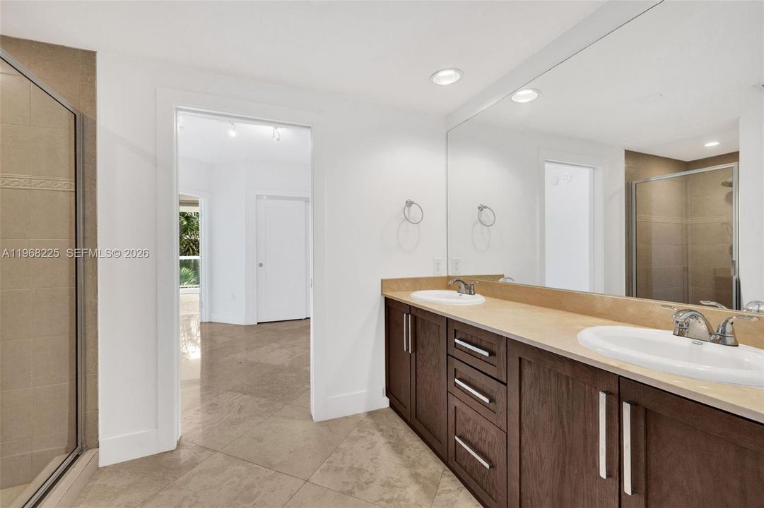For Sale: $1,199,000 (2 beds, 2 baths, 1463 Square Feet)