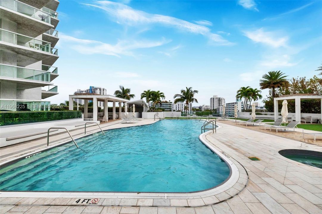 For Sale: $1,199,000 (2 beds, 2 baths, 1463 Square Feet)