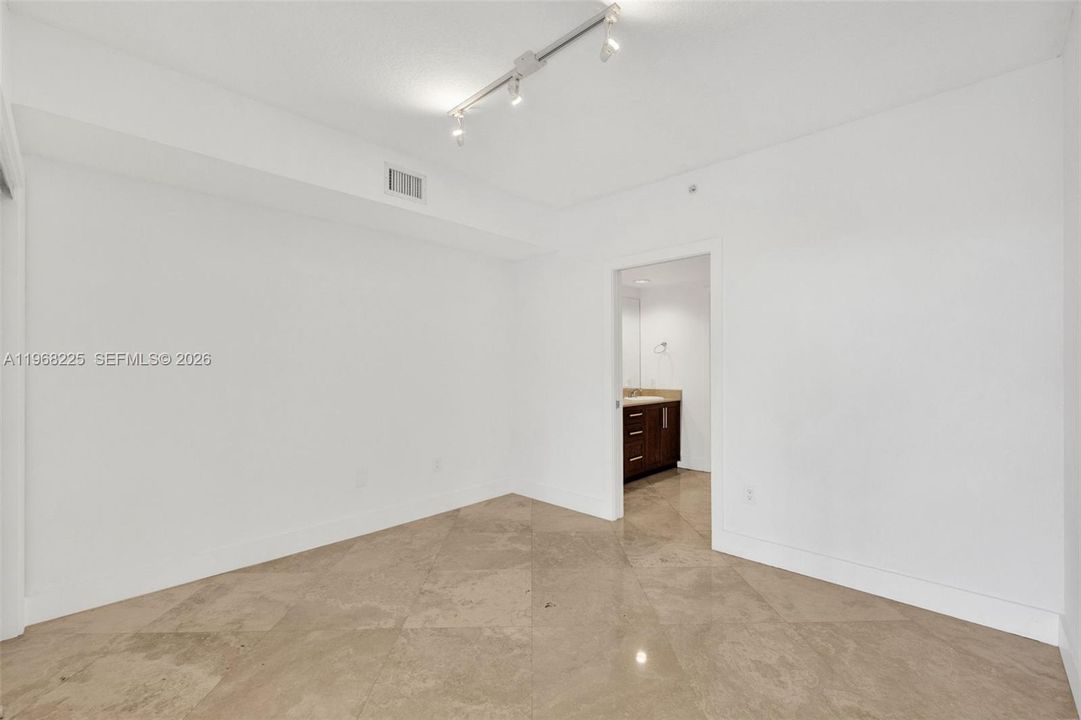 For Sale: $1,199,000 (2 beds, 2 baths, 1463 Square Feet)