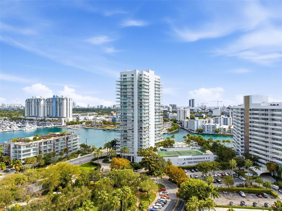 For Sale: $1,199,000 (2 beds, 2 baths, 1463 Square Feet)