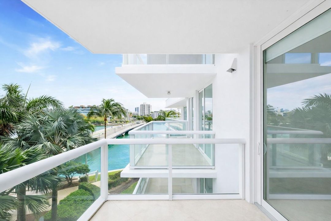 For Sale: $1,199,000 (2 beds, 2 baths, 1463 Square Feet)