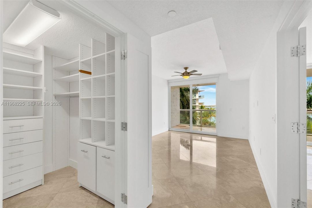 For Sale: $1,199,000 (2 beds, 2 baths, 1463 Square Feet)