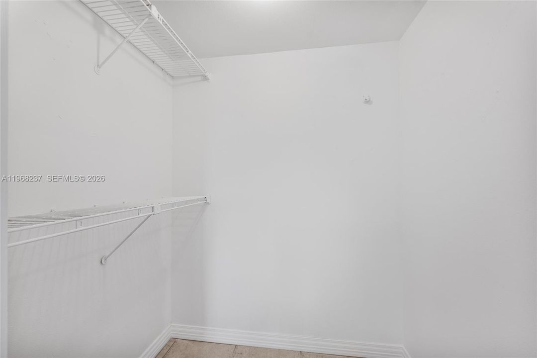 Activo con contrato: $90,000 (2 camas, 2 baños, 1010 Pies cuadrados)