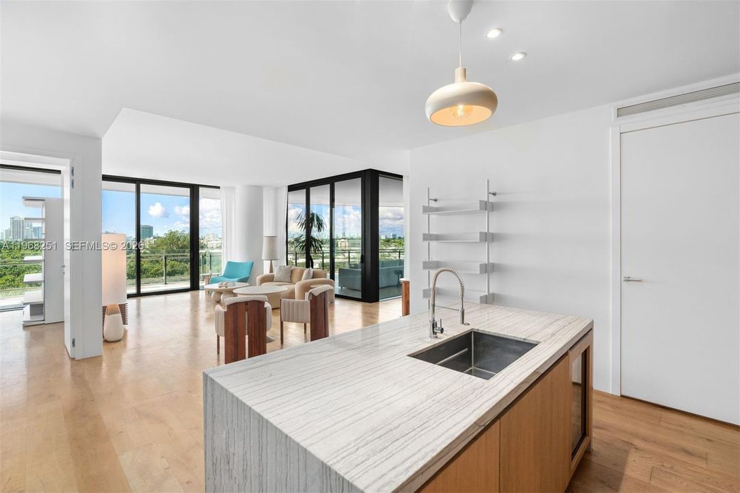 Active With Contract: $4,850,000 (2 beds, 2 baths, 1602 Square Feet)