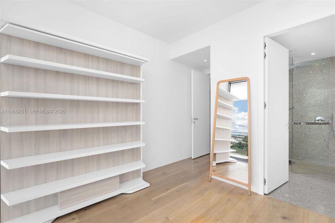 Active With Contract: $4,850,000 (2 beds, 2 baths, 1602 Square Feet)