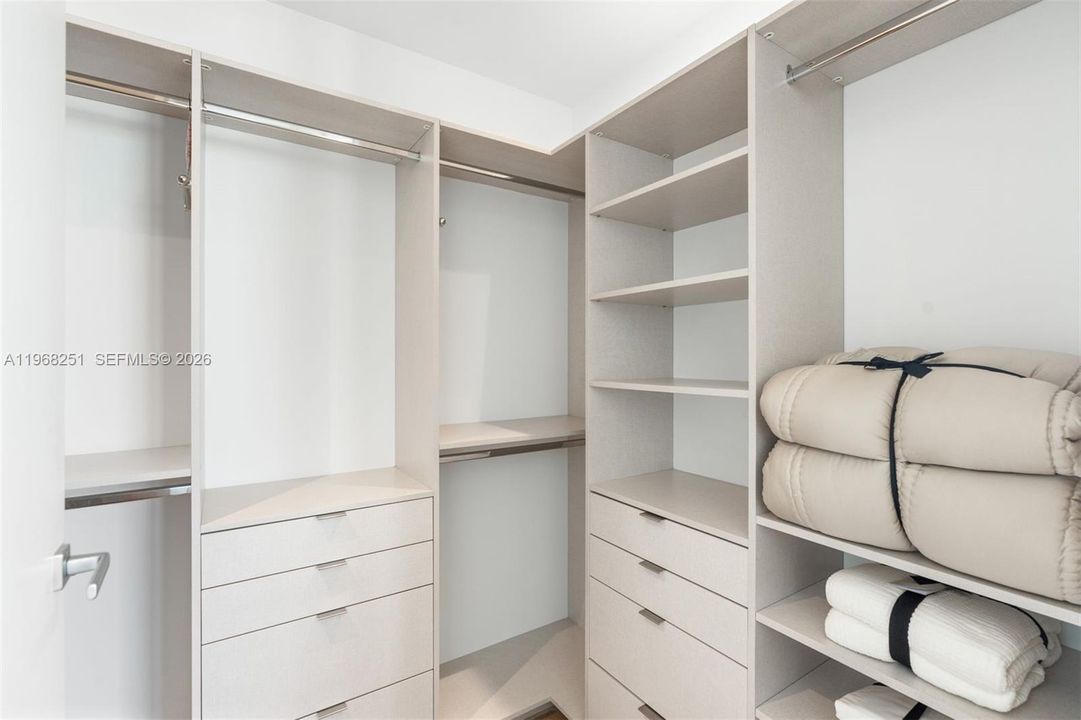 Active With Contract: $4,850,000 (2 beds, 2 baths, 1602 Square Feet)
