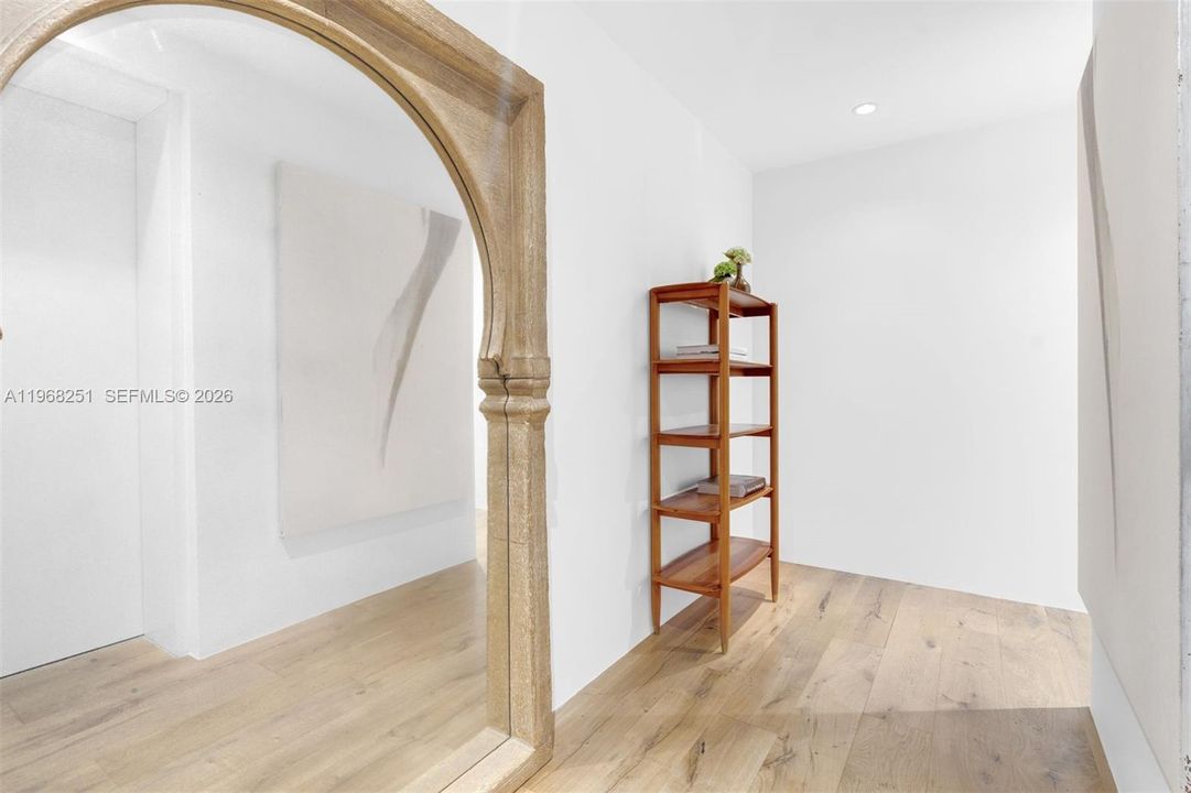 Active With Contract: $4,850,000 (2 beds, 2 baths, 1602 Square Feet)