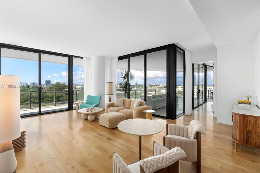 Active With Contract: $4,850,000 (2 beds, 2 baths, 1602 Square Feet)