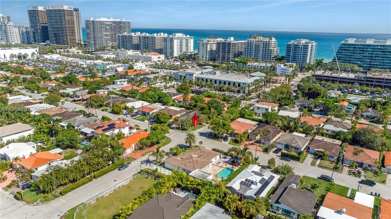 Недавно продано: $5,495,000 (5 спален, 5 ванн, 3320 Квадратных фут)