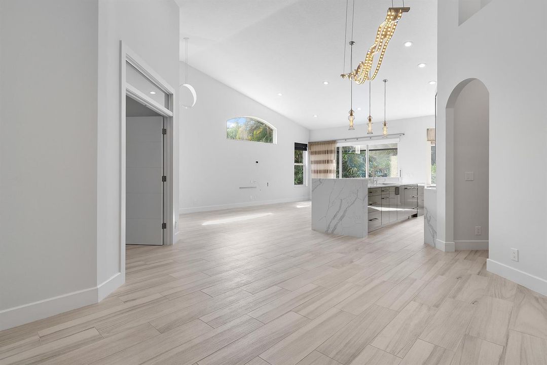 8110 Sandpiper Way