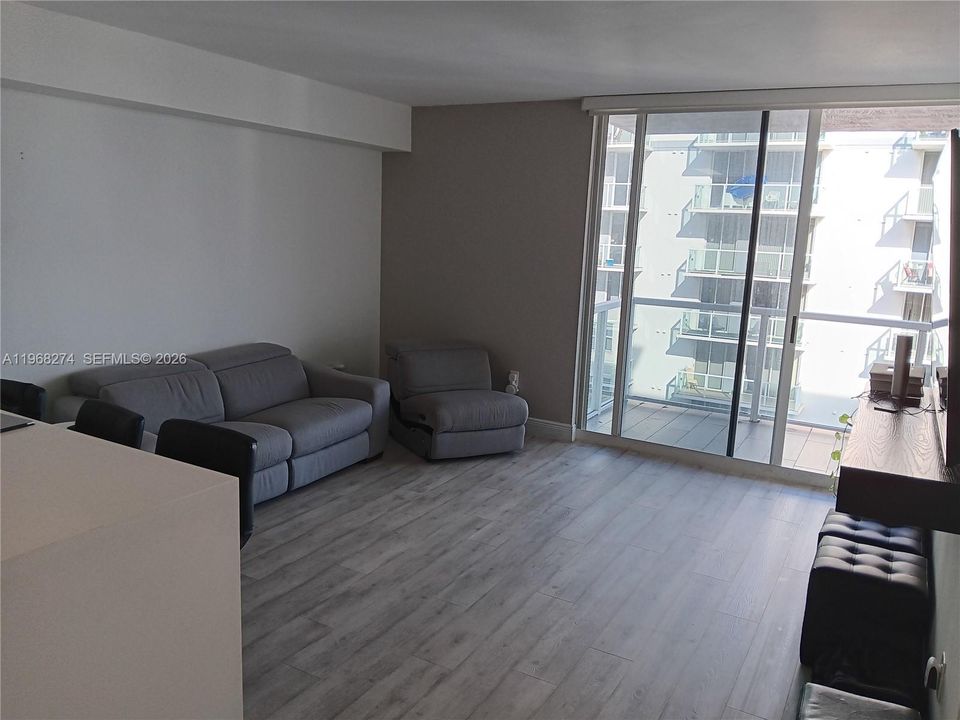 Activo con contrato: $290,000 (1 camas, 1 baños, 685 Pies cuadrados)