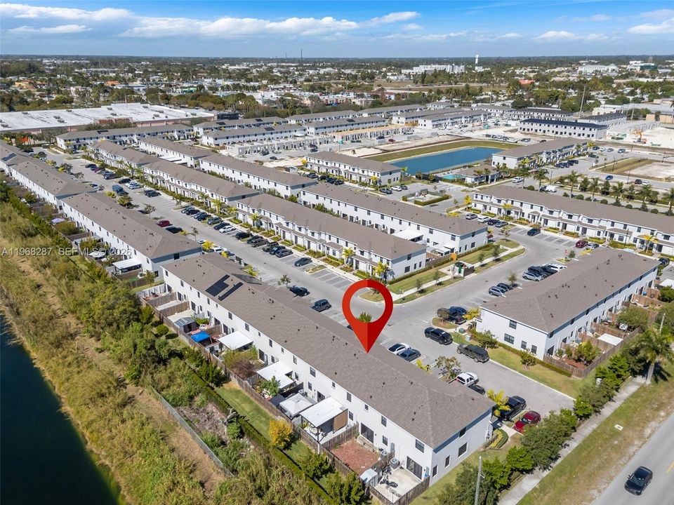 На продажу: $459,000 (3 спален, 2 ванн, 1428 Квадратных фут)
