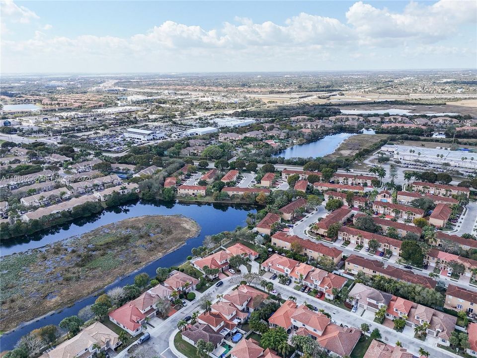 На продажу: $559,900 (3 спален, 2 ванн, 1672 Квадратных фут)