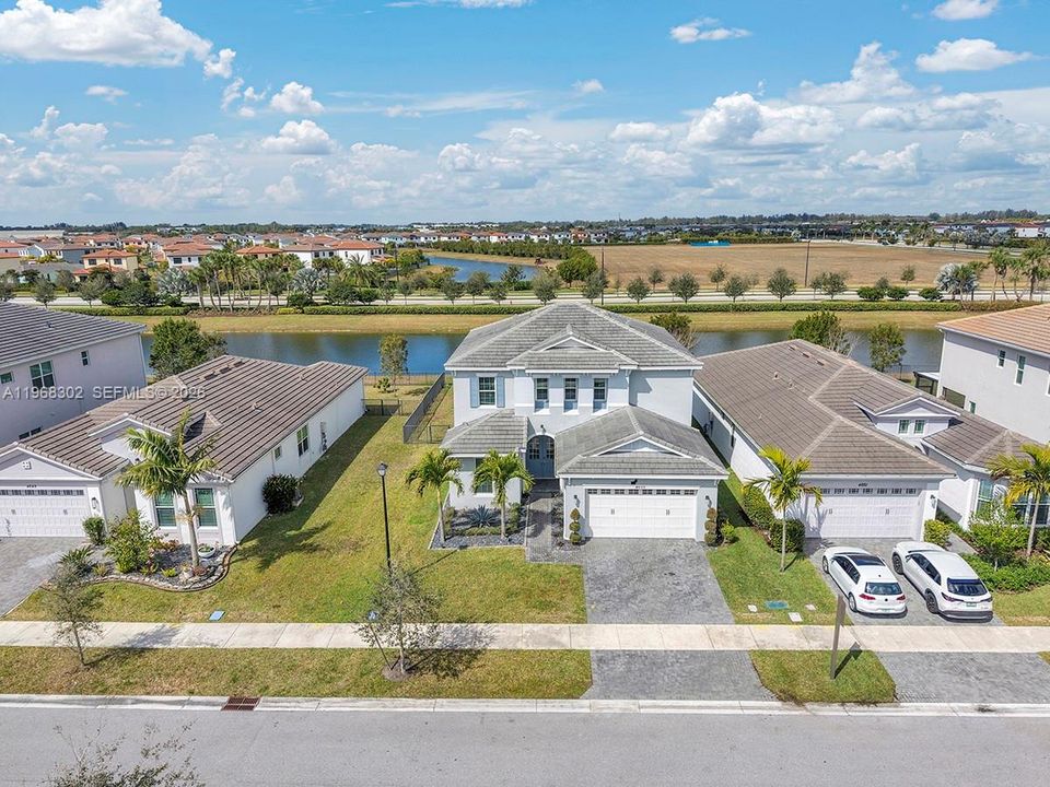 На продажу: $730,000 (4 спален, 3 ванн, 2788 Квадратных фут)