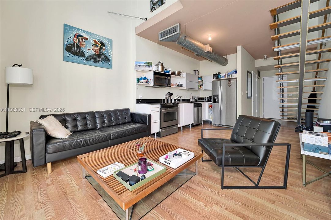 For Sale: $415,000 (1 beds, 1 baths, 795 Square Feet)